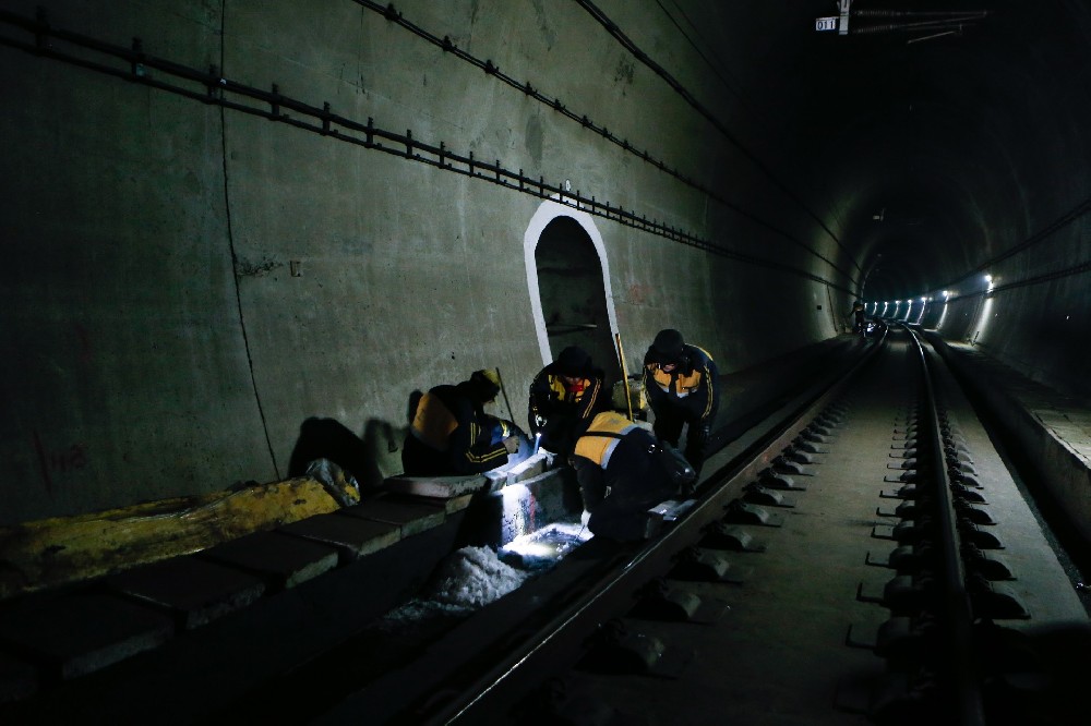 福山铁路运营隧道病害现状